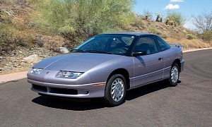 This 1995 Saturn SC1 Manual Sparked a Bidding Contest, Here's Why