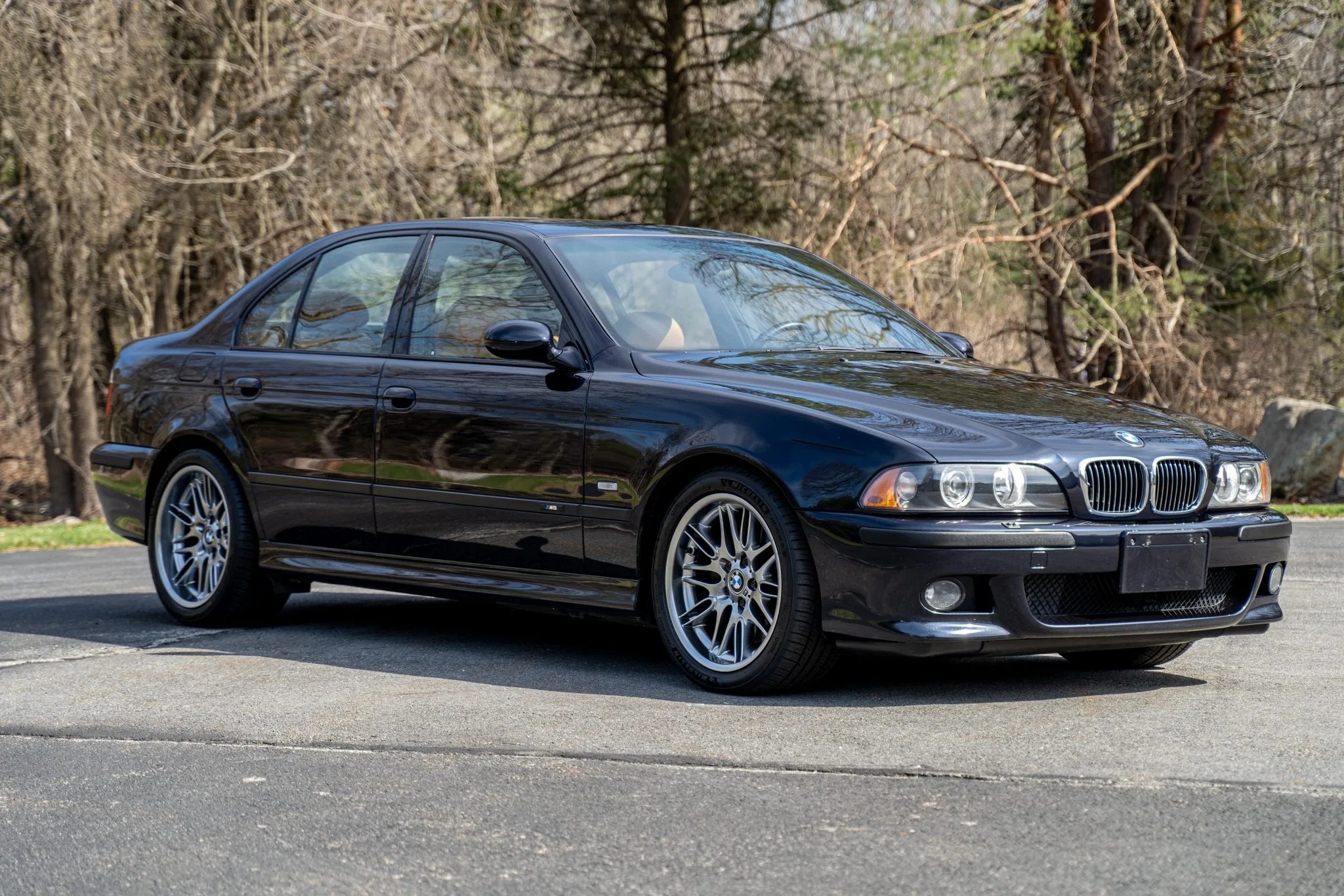 https://s1.cdn.autoevolution.com/images/news/this-2001-low-mile-bmw-e39-m5-is-the-ultimate-go-fast-sedan-214252_1.jpg