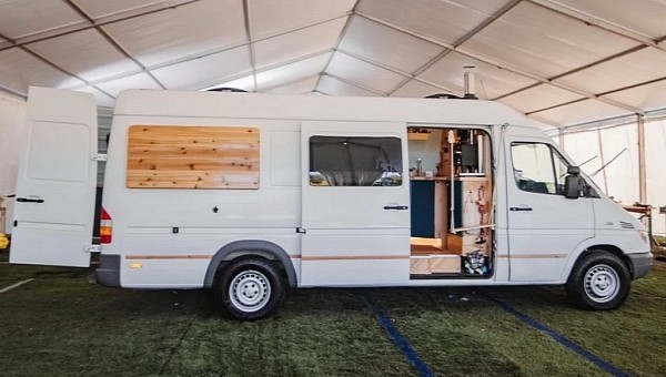 2006 Sprinter van became a cozy little home on wheels