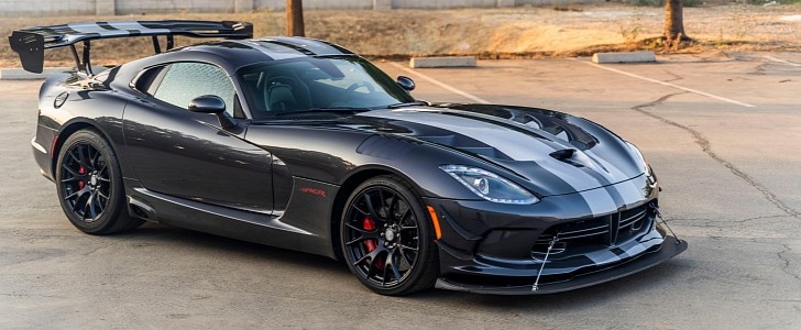 2016 Dodge Viper ACR Extreme Aero Package