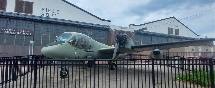 This Adorable Grumman OV-1 Mohawk Could Shoot Down Jets, Sits Gate Guard Outside Museum