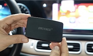 This Android Auto and CarPlay Wireless Adapter Lets You Stream Videos to Your Car