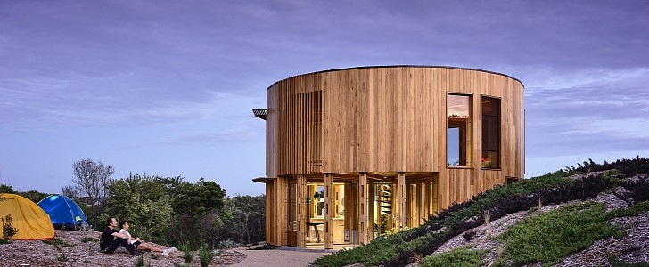 The St Andrews Beach House doesn't use any fossil fuel, makes its own eletricity