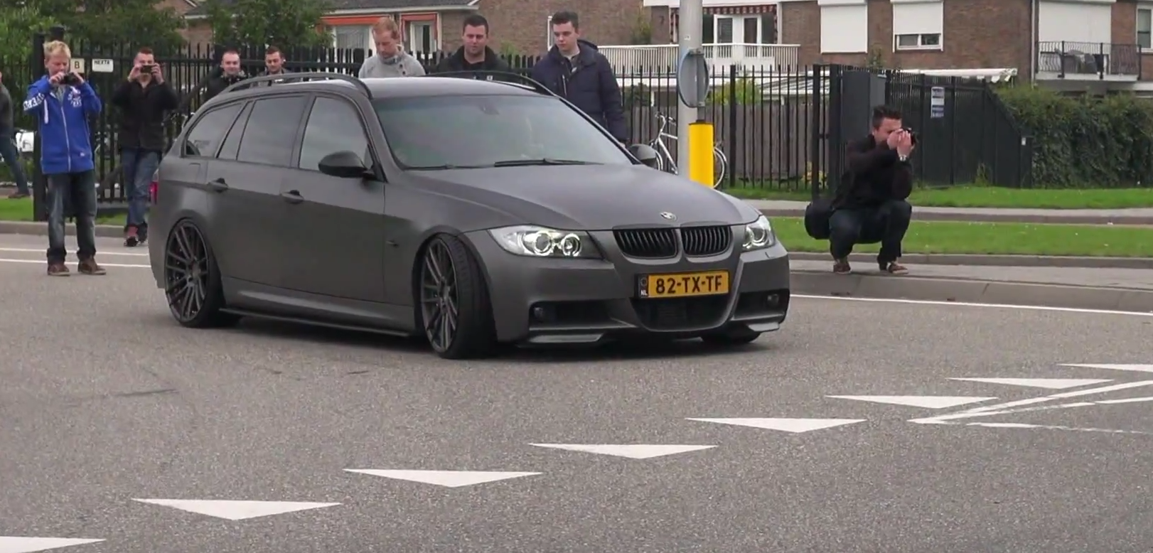 This BMW E91 3 Series Claims to Put Down 813 HP Thanks to Huge Turbo -  autoevolution