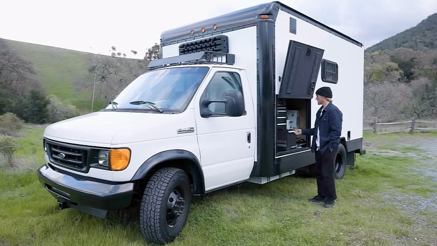 This Box Truck Turned Apartment on Wheels Boasts a Perfect Blend of Practicality and Style