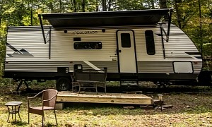 This Camper Boasts Outstanding Luxury in Total Isolation, Even Has Two Smart TVs