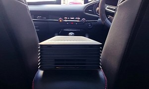 This Car Air Purifier Blocks Dust and PM2.5 Particles, Features Remote Control