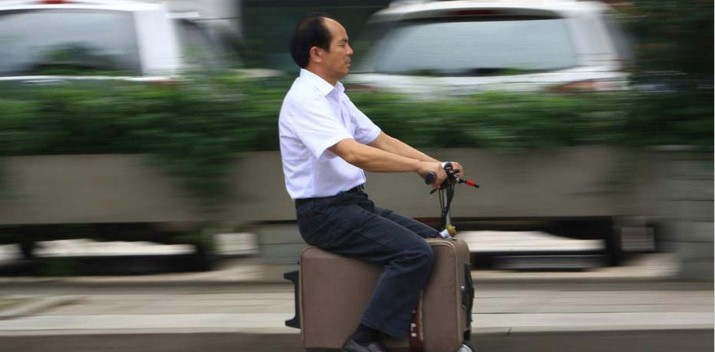 The Chinese drivable suitcase