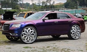 This Chrysler 300 Doesn’t Want to Be a Bentley When It Grows Up, but a Donk