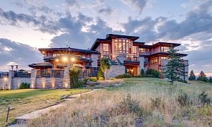 This Colorado Mansion Comes With 100-Car Museum Bigger Than the Actual House