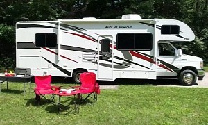 This Compact 2023 Thor Four Winds RV Can Sleep a Family of Six in Comfort