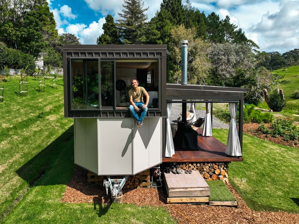 This Container House Has an Interior Design That Is Connected to the Nature  Around It - autoevolution