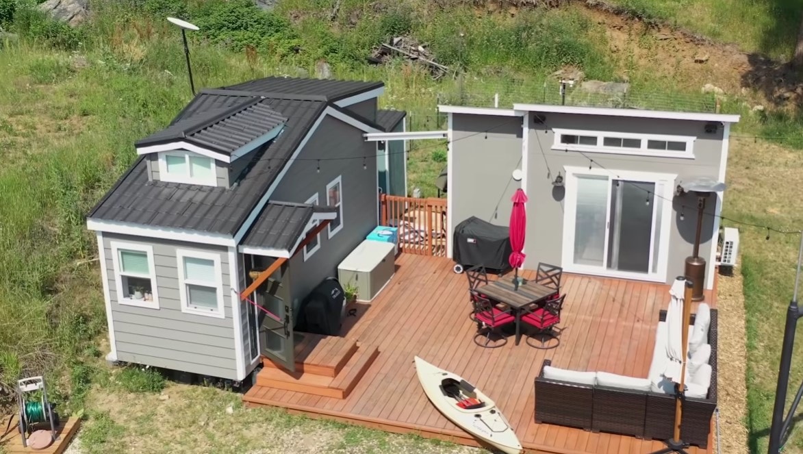 A Couple and Their 2 Dogs Live in a 267-Square-Foot Tiny Home on