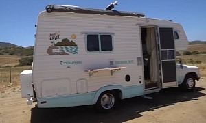 This Couple Lives in a 1991 Toyota Dolphin and Travels Across the Americas