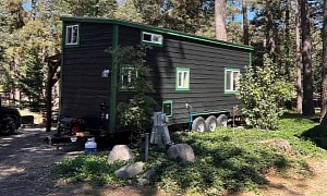 This Customizable Tiny House Manages To Fit Two Bedrooms and Is Completely Off-Grid