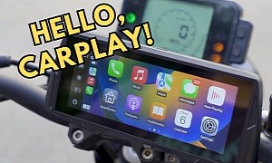 This Device Brings Android Auto and CarPlay to Any Motorcycle