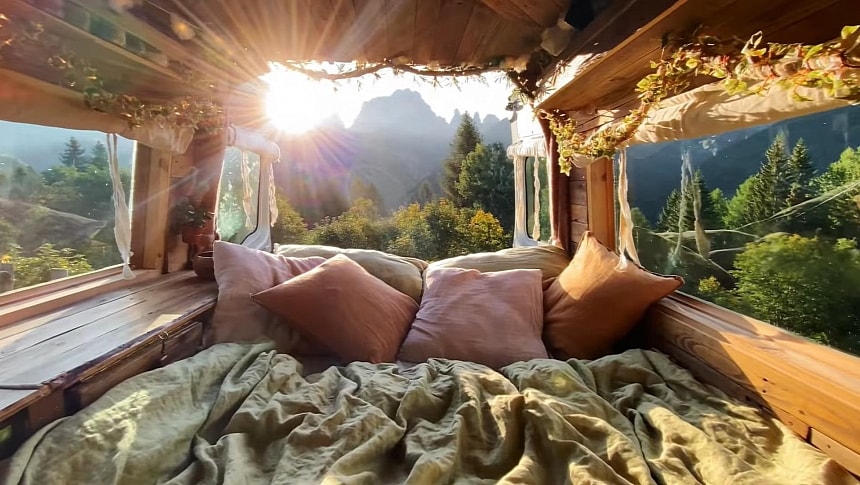 This Dirt Cheap, One-of-a-Kind Camper Van Is a Fairytale Treehouse on ...