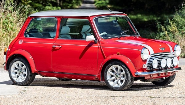This Extremely Rare 1-of-110 2001 Rover Mini Cooper Sport 500 Only Has ...