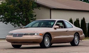 This Factory-Backed 1993 Lincoln Mark VIII Nailed a Bonneville Record at 183 mph