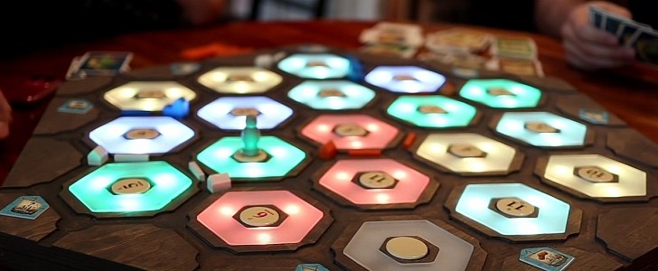With this version of Catan is hard to get bored
