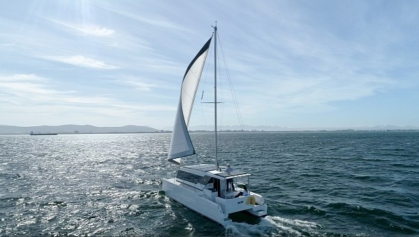 The HopYacht 30 uses only solar power and wind power