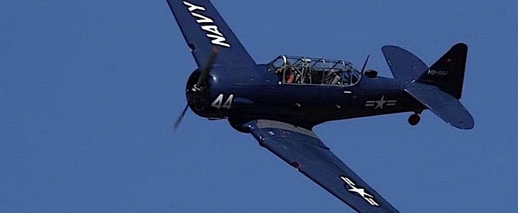 Harvard trainer airplane