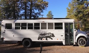 This High-Tech School Bus Has Been Transformed Into an Off-Grid Mobile Home