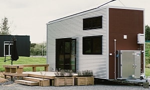 This Iconic Tiny House Is Still One of the Greatest Off-Grid Vacation Homes on Wheels