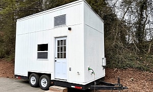 This Impossibly Tiny Home on Wheels Makes an Offer You Can’t Refuse