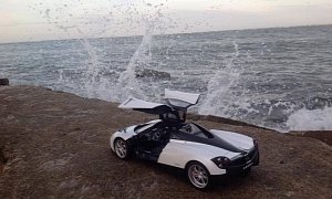 This Is a Pagani Huayra Sea Bathing, Fortunately Just a Scale Model