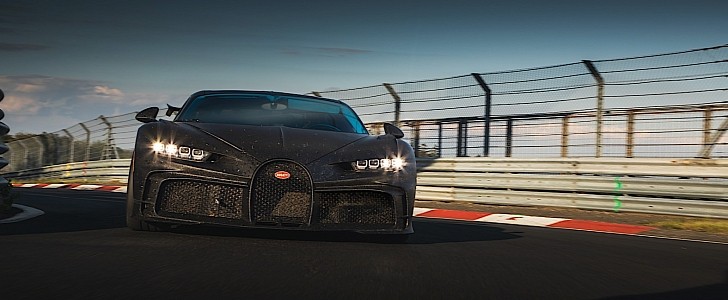 Bugatti Chiron Pur Sport on the track