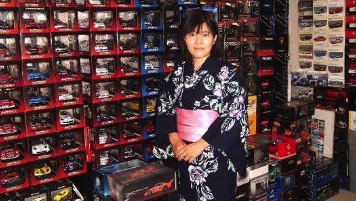 Japanese woman collects scale models