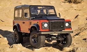 This Land Rover Defender Autobiography RC Model Looks So Real, It’s Scary