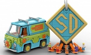 This LEGO Fan-Made Scooby-Doo Mystery Machine Is an Accurate Replica of the Original Van