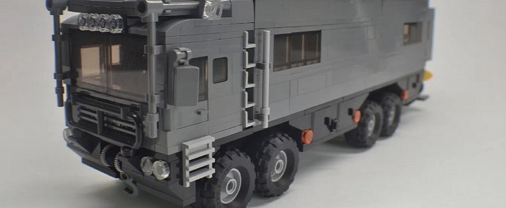 LEGO 8x8 Luxury Expedition Camper