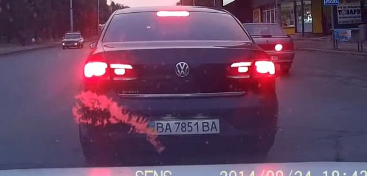 VW Passat doing the license plate trick