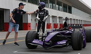 This Lucky Brit Got the Test Drive of a Lifetime: an F1 Car on the Dubai Autodrome