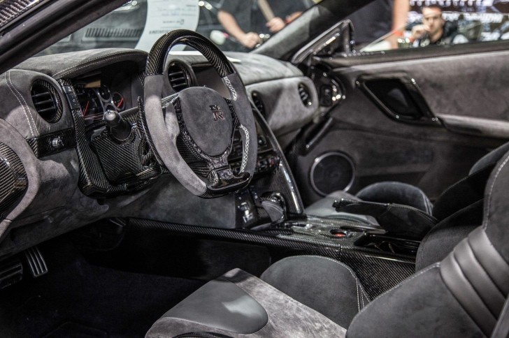 Carlex Design Kills a Mercedes-AMG C43 with Swathes of Alcantara -  autoevolution