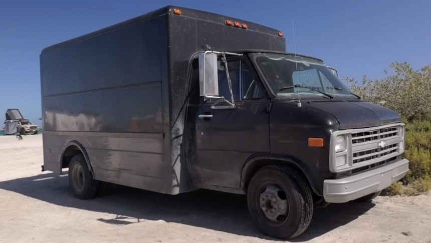 Box Truck Stealth Mobile Home Build