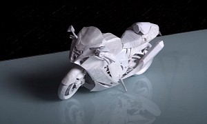 This Paper Model of the Suzuki GSX1300R Hayabusa Is Nothing Short of Perfection