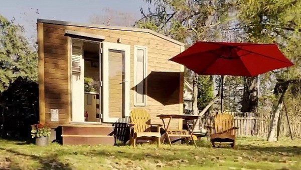 This teeny tiny home has all the amenities you need