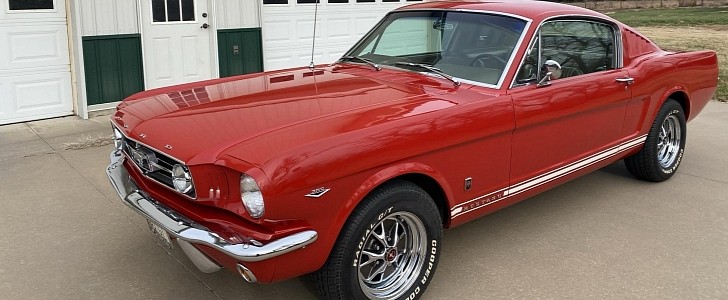 1965 Ford Mustang Fastback Red