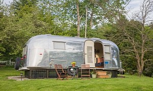 This Renovated 1961 Airstream Keeps Its Retro Flair, Truly Feels Like Home
