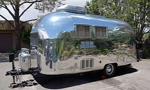 This Restored 1961 Airstream Globetrotter Is Flawless but Hides a Heartbreaking Catch