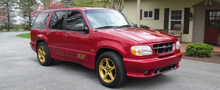 Saleen XP8 Supercharged Ford Explorer 