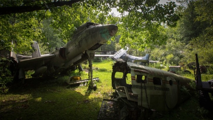 Secret Warplane Graveyard in Ohio