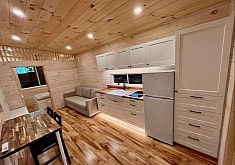This Single-Level Tiny House Mixes Spaciousness With Convenience and Practicality