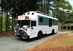 This Skoolie Is a Breathtaking, Off-Grid Home on Wheels With a Cleverly Arranged Interior