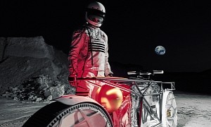 This Spectacular Moon Concept Motorcycle Opens the Door to a New Space Experience