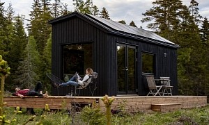 This Swedish Tiny House Is a Surprisingly Elegant Off-Grid Haven in the Forest